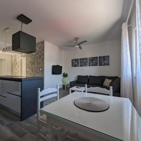 شقة Apartman Bonaca شيبينيك